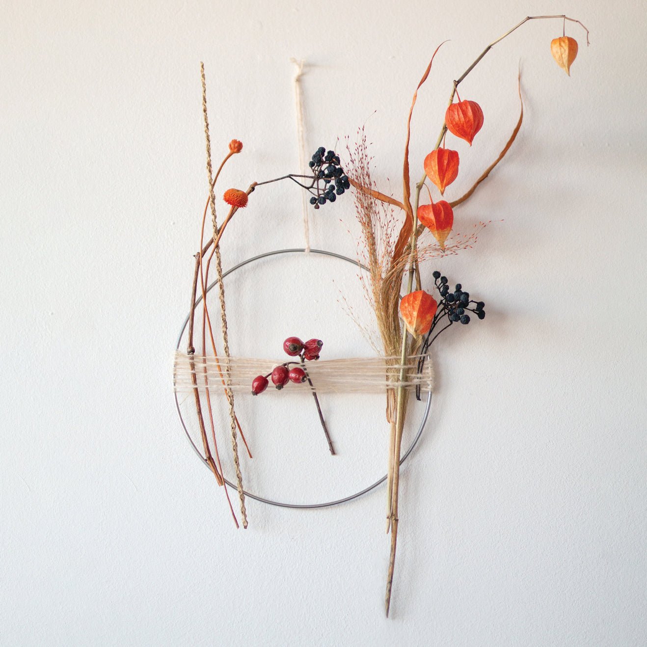 Metalowa obręcz z suszonymi roślinami Autumn